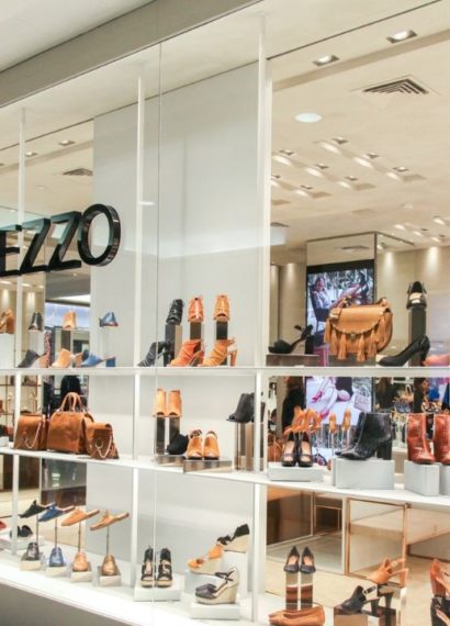 Vitrine de uma loja da Arezzo. Fonte: Arezzo